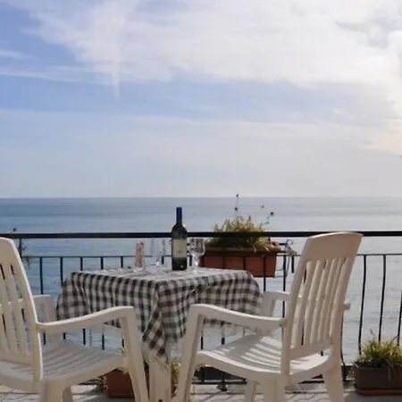 Giulia 3* Laigueglia