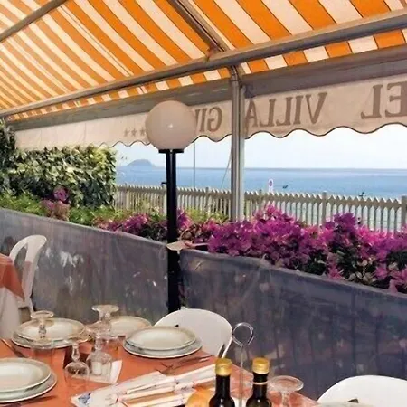 Giulia Hotel 3*