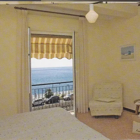 Giulia Hotel 3*